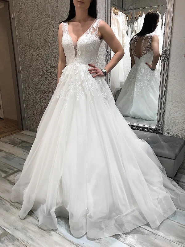 Sustainable Women's Clothing Flowing Silhouette V Neck White Lace Long Prom Dresses, White Lace Wedding Dresses, White Formal Evening Dresses SP2091